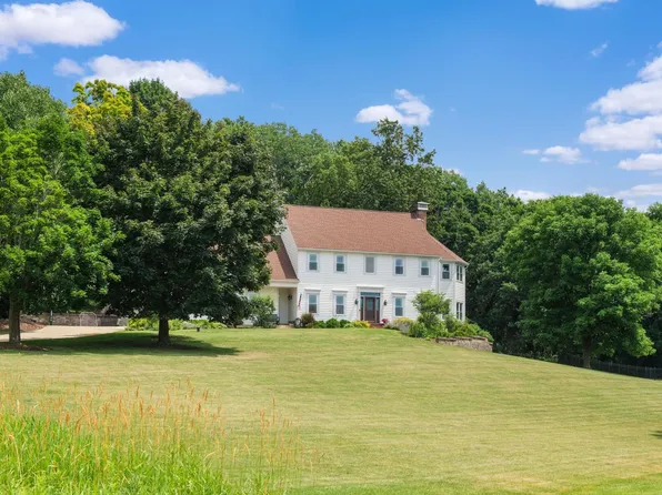 W279N7090 Millpond WAY, Hartland, WI 53029