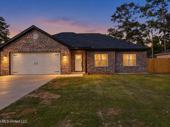 524 Plum St, Ocean Springs, MS 39564