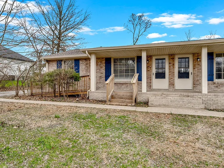 102 Jennings Dr #B — Photo 16