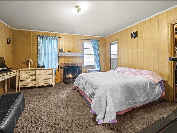 5th image of 1010 Henderson St