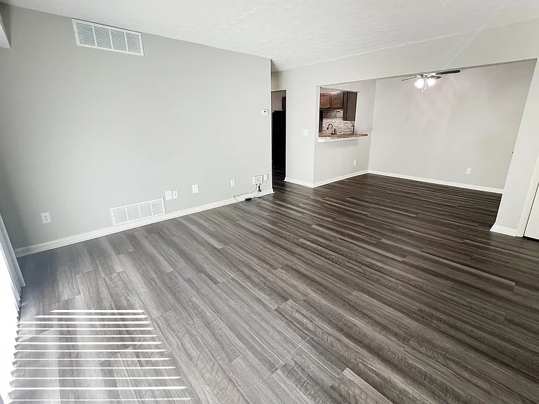 Fox Run Apartments — Photo 48