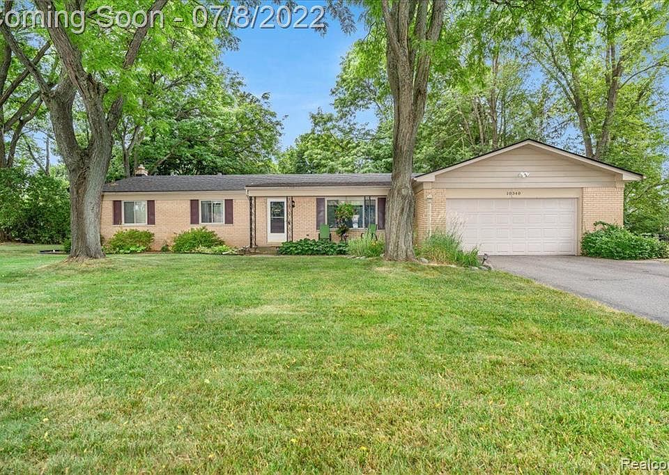 10340 Carriage Dr, Brighton, MI 48114 Zillow
