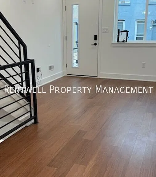 1923 N Mutter St — Photo 2