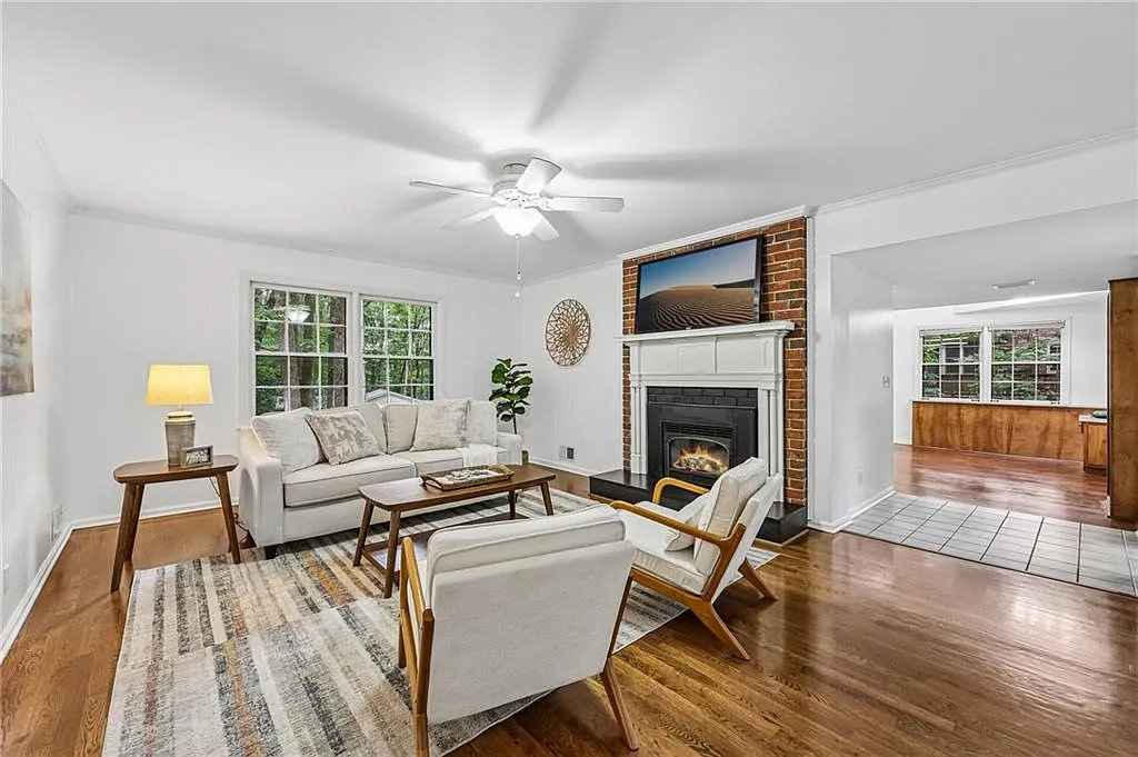 4 bed, 4.0 bath, 3337 sqft, $3,200 — Photo 4