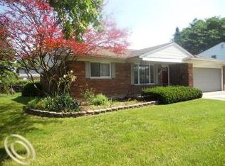 30020 Lyndon St, Livonia, MI 48154