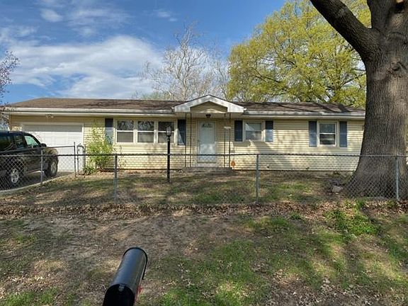 2nd image of 2902 Virginia Cir