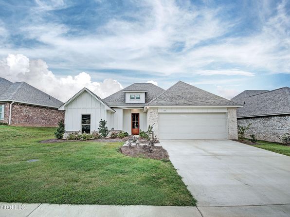 117 Southern Oak Way