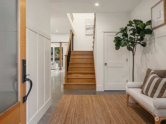 3rd image of 1125 6th Street