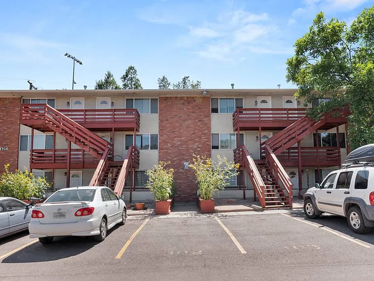 421 - 425 E Fountain Pl — Photo 16