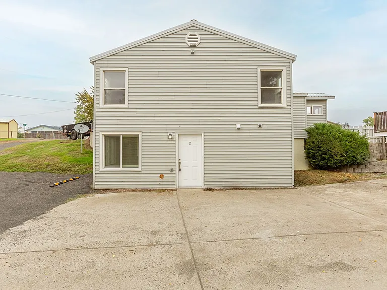 506 Southway Dr — Photo 3