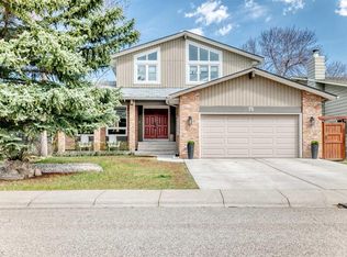 75 NW Sunmount Cres SE, Calgary, AB T2X2G3