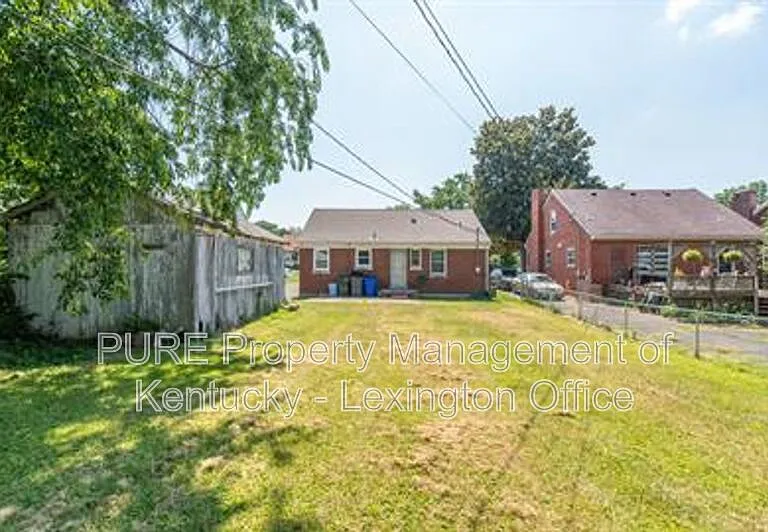 817 Marcellus Dr — Photo 25