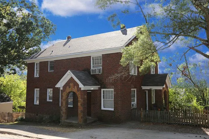 2 bed, 1.5 bath, $995 — Photo 1