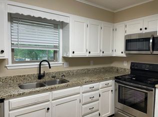 708 Honeysuckle St, White Oak, TX 75693