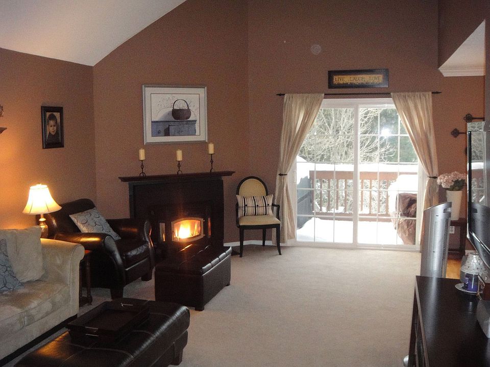 1st image of 206 Stonewall Ln
