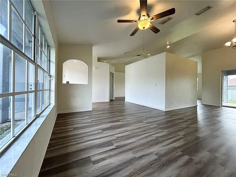 6143 Hendley Ct — Photo 2
