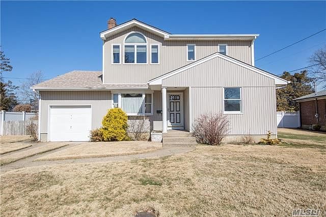 1st image of 15 Gainsboro Ln