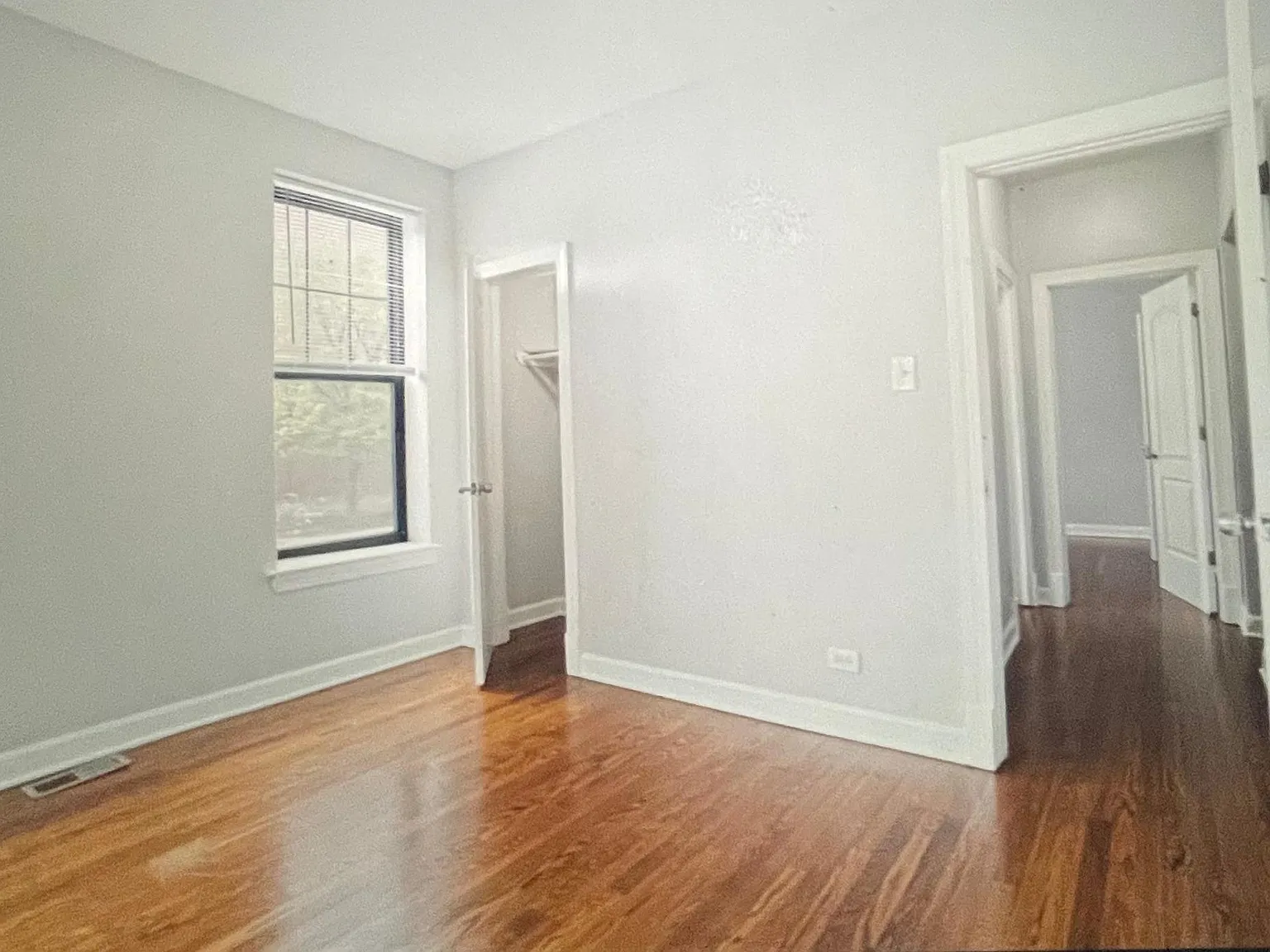 4 bed, 1.5 bath, 1300 sqft, $2,850 — Photo 2