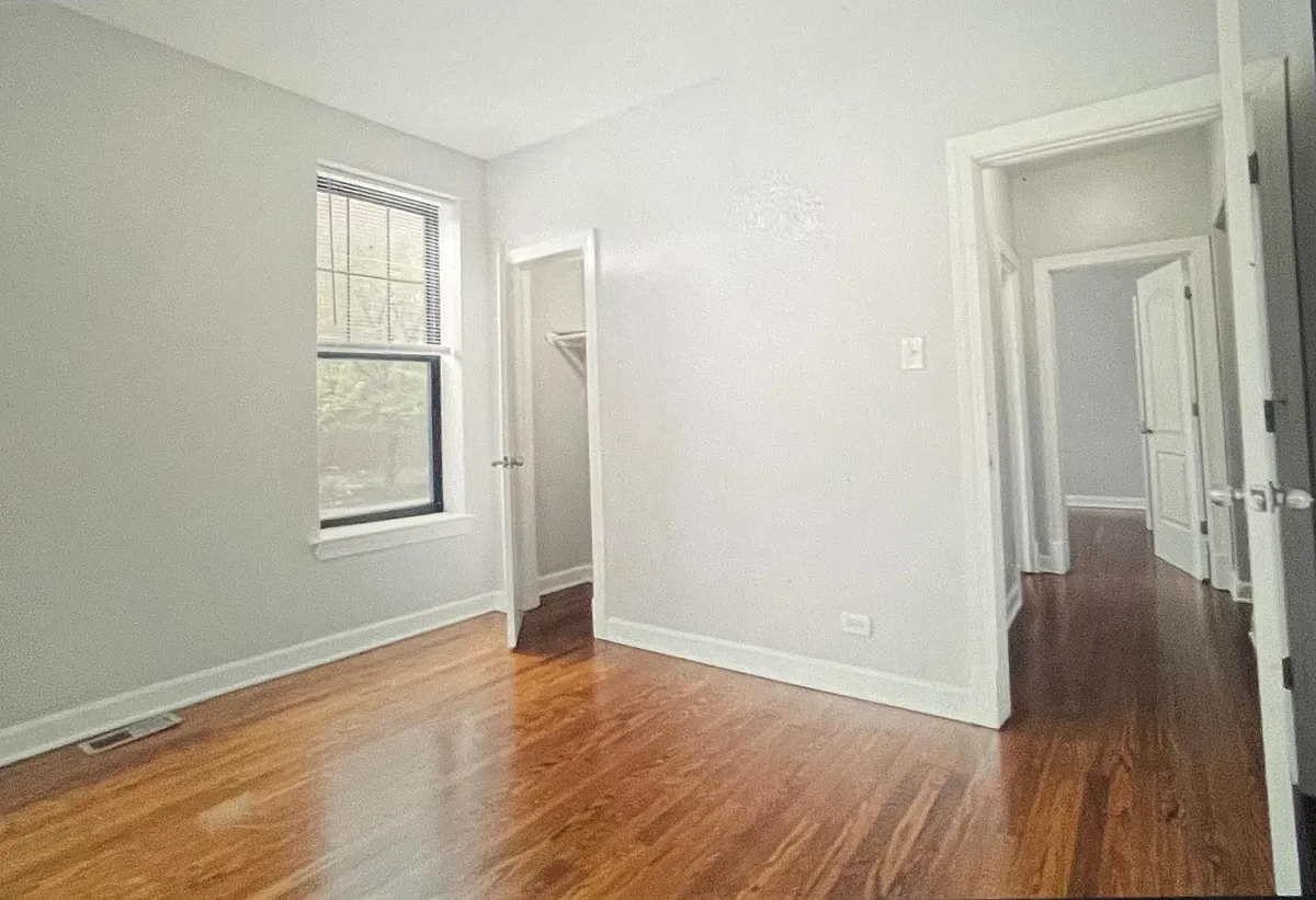 Building Photo - 7700 N Marshfield Ave #2