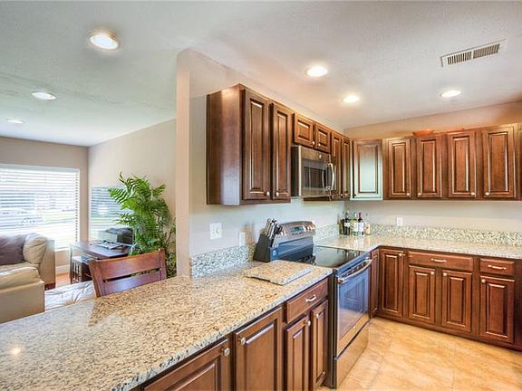 5th image of 3411 Ibis Dr