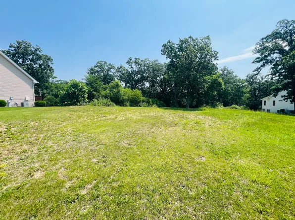 2112 Crestwood Dr, Crest Hill, IL 60403