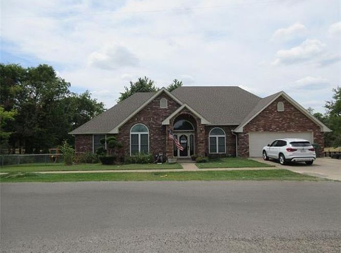 1st image of 1101 N 8th St
