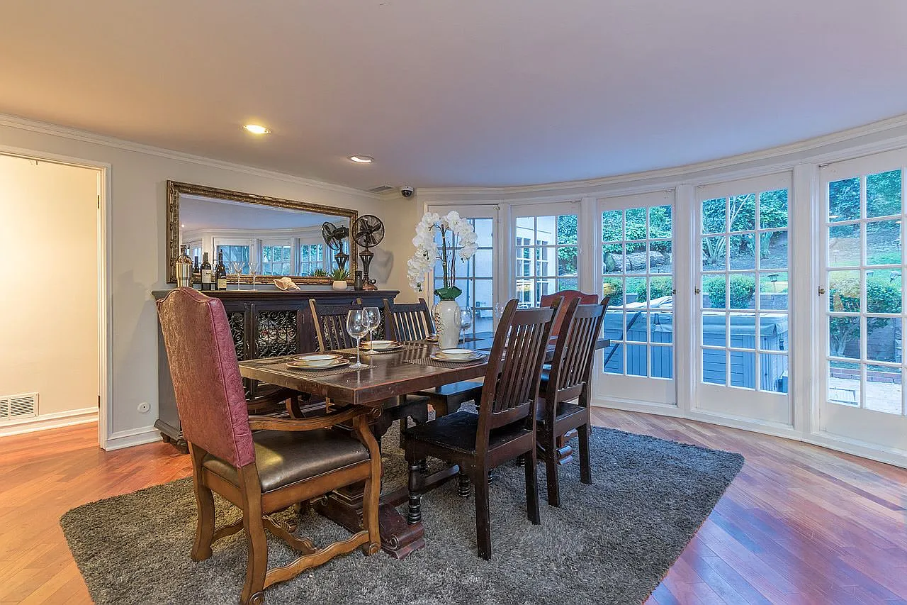 1 bed, 2449 sqft, $1,200 — Photo 3