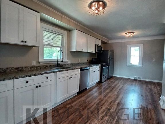 4th image of 13303 Charlotte Ave