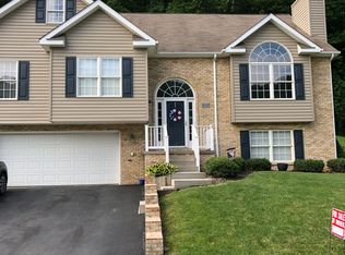 271 Davidson Dr, Bluefield, VA 24605