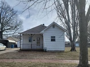 1101 W 2nd St, Coffeyville, KS 67337