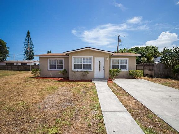 2nd image of 174 S Palm Dr