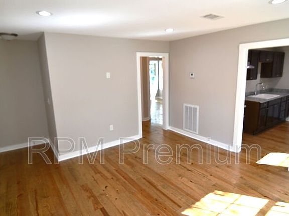 5th image of 4706 Mohican St