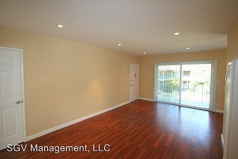 3rd image of 488 E Washington Blvd APT 205