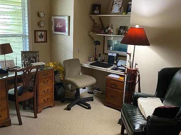 5th image of 2405 NW Lakeridge Dr