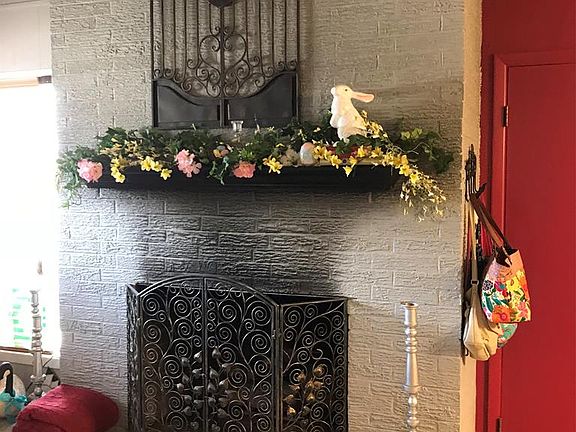 4th image of 3813 Blossom Ln