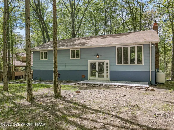 235 White Pine Dr, Pocono Lake, PA 18347