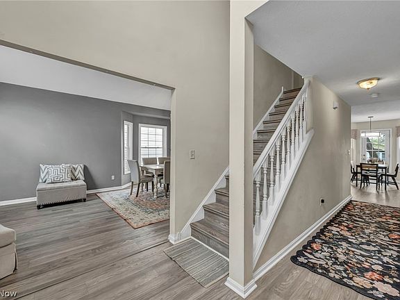 5th image of 88 Magnolia Ave