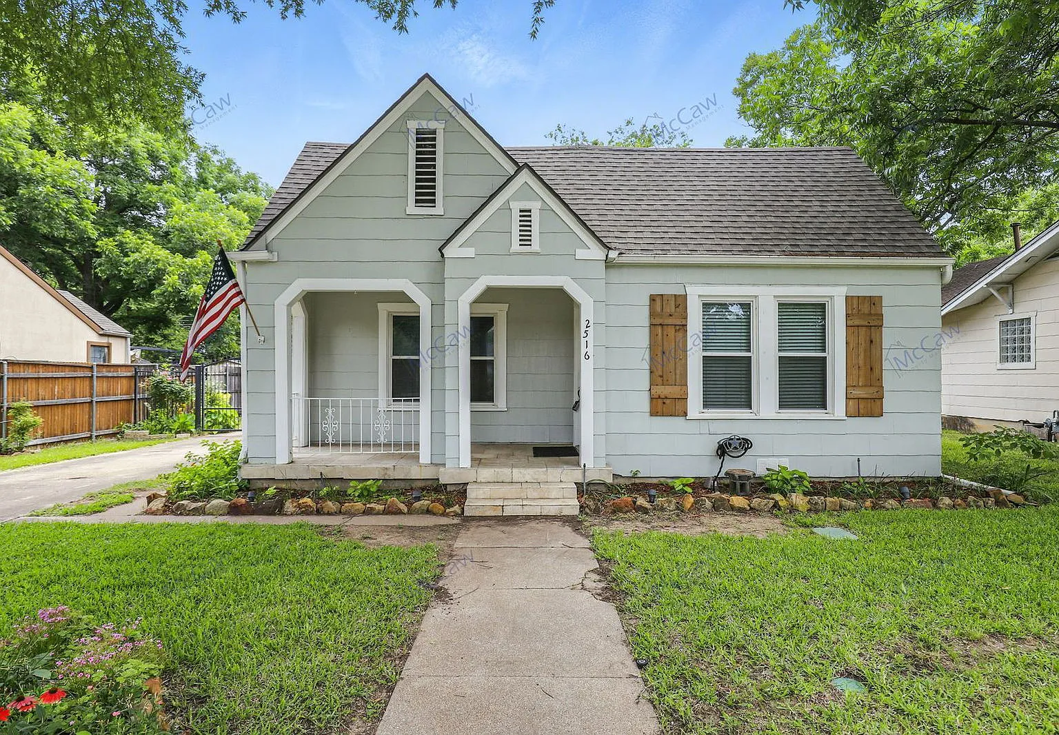 2 bed, 1.0 bath, 1028 sqft, $2,200 — Photo 3