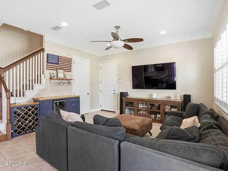 1105 6th St S — Photo 6