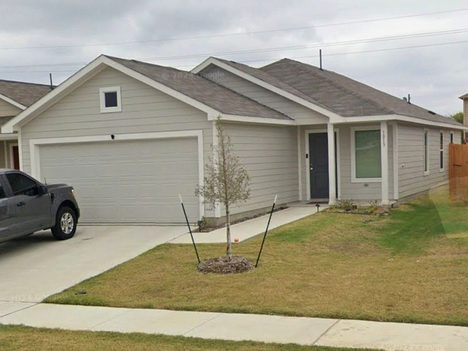 2nd image of 1013 Desert Willow Dr