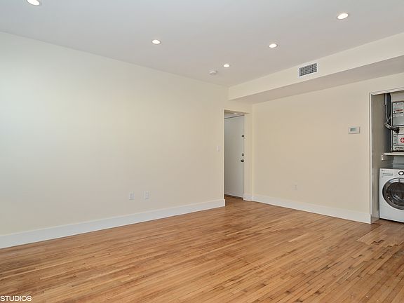 2nd image of 1061 Euclid Ave APT 105