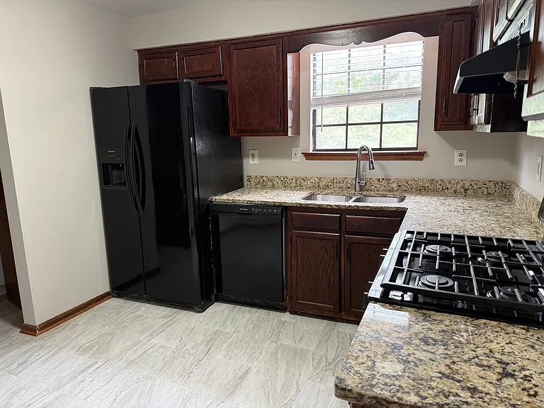 2343 Edge Ct — Photo 6
