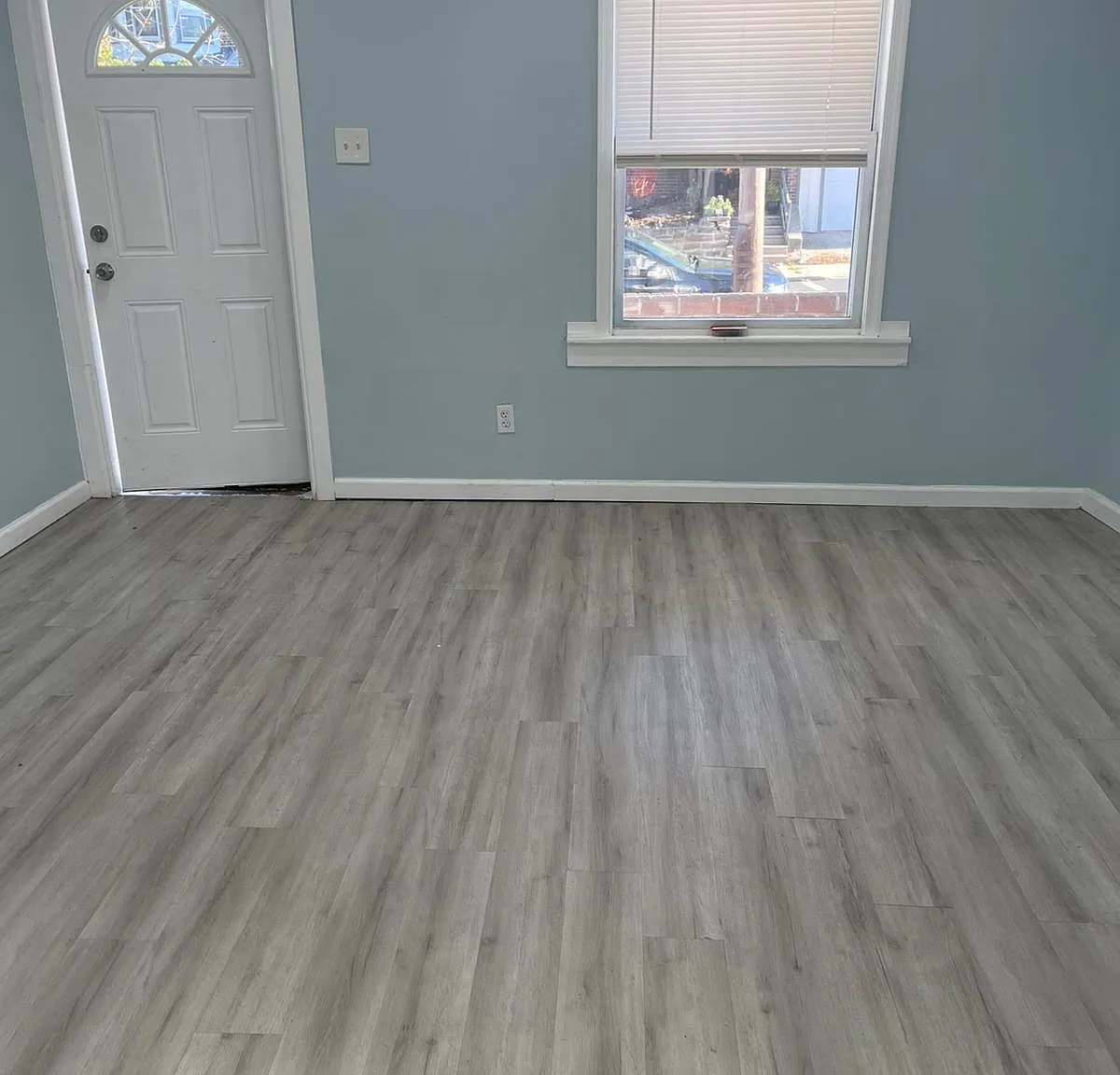 3 bed, 1320 sqft, $1,800 — Photo 2