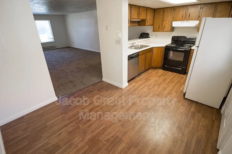 2 bed, 1.5 bath, 1200 sqft, $1,195 — Photo 4