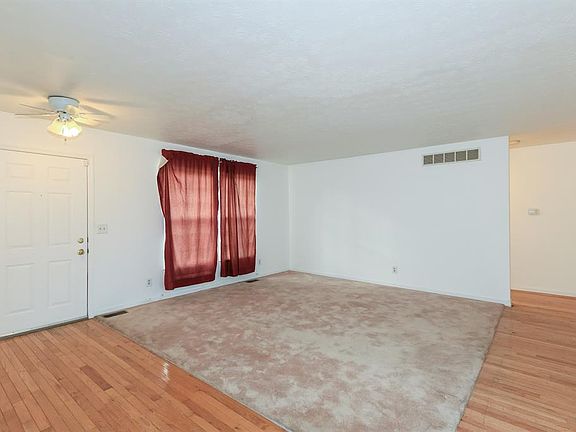 4th image of 1204 Thomas Ct