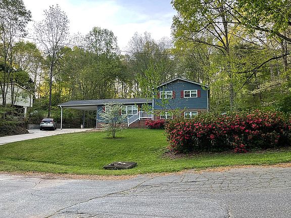 5th image of 11 Woodburn Dr