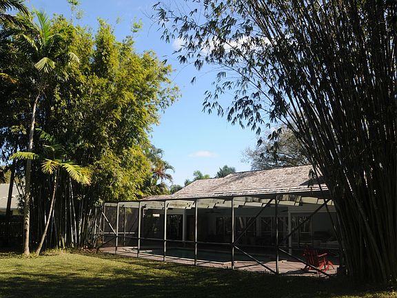 5th image of 4861 S Lake Dr