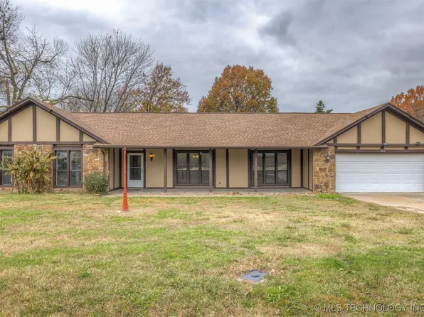 602 S Powell Ave, Wagoner, OK 74467