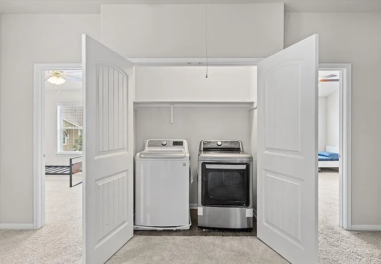 516 E Slaughter Ln — Photo 32