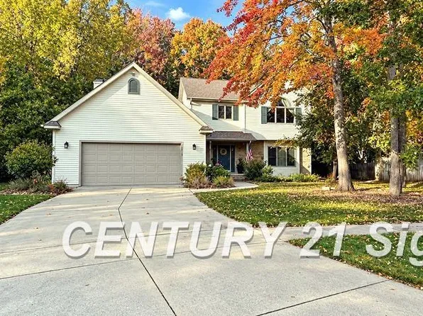 2617 Hearthstone Cir, Midland, MI 48642